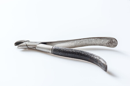 gustav-korkhaus-sammlung_universitaetsklinikum bonn_ergonomische zange-001