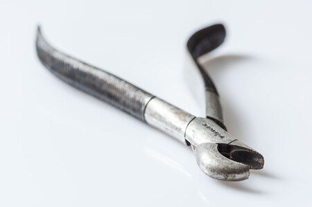 gustav-korkhaus-sammlung_universitaetsklinikum bonn_ergonomische zange-003